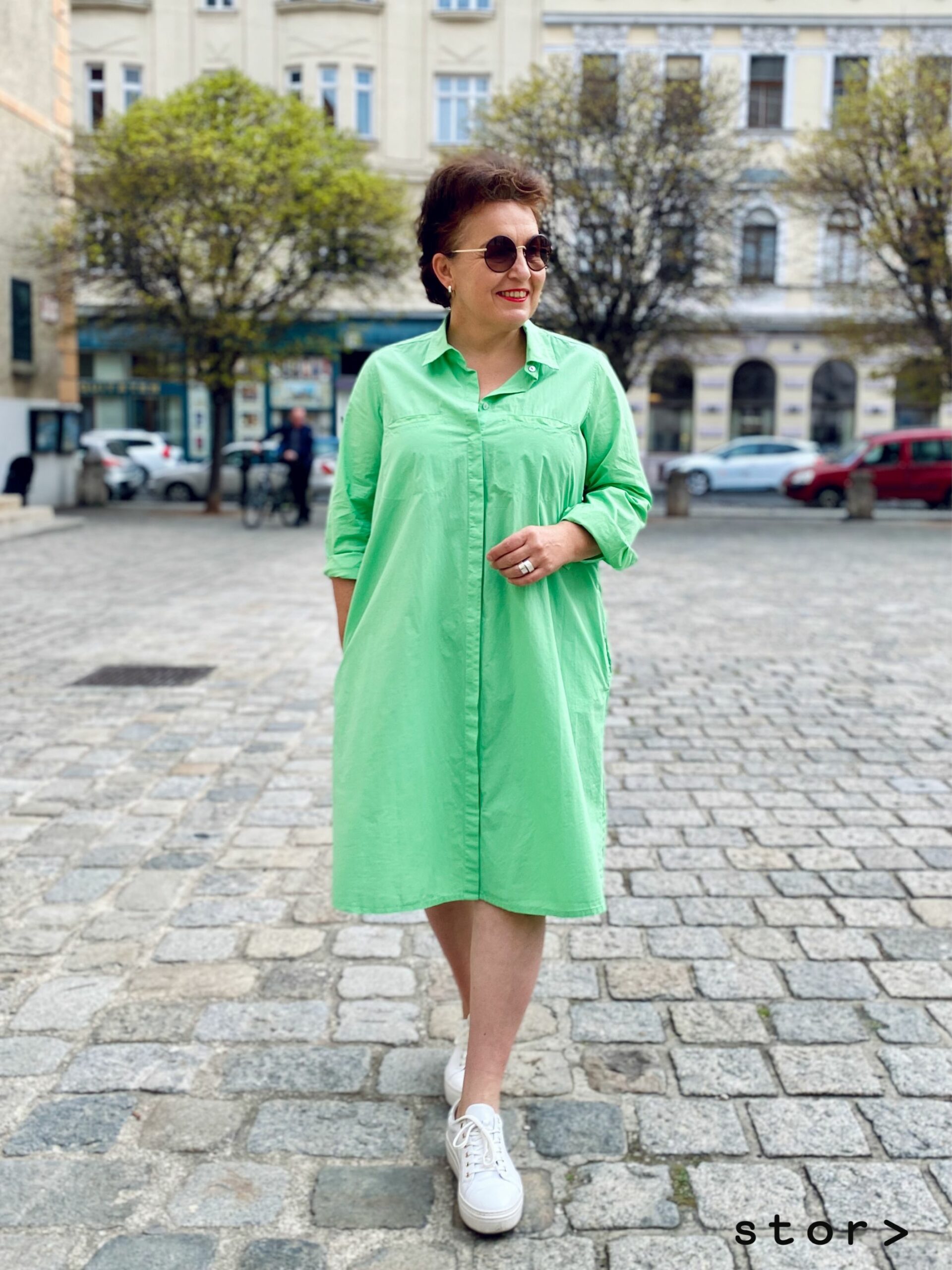 Kleider in großen Größen von stor> Wien, hier sehen sie ein Mintgrünes Hemdblusenkleid.